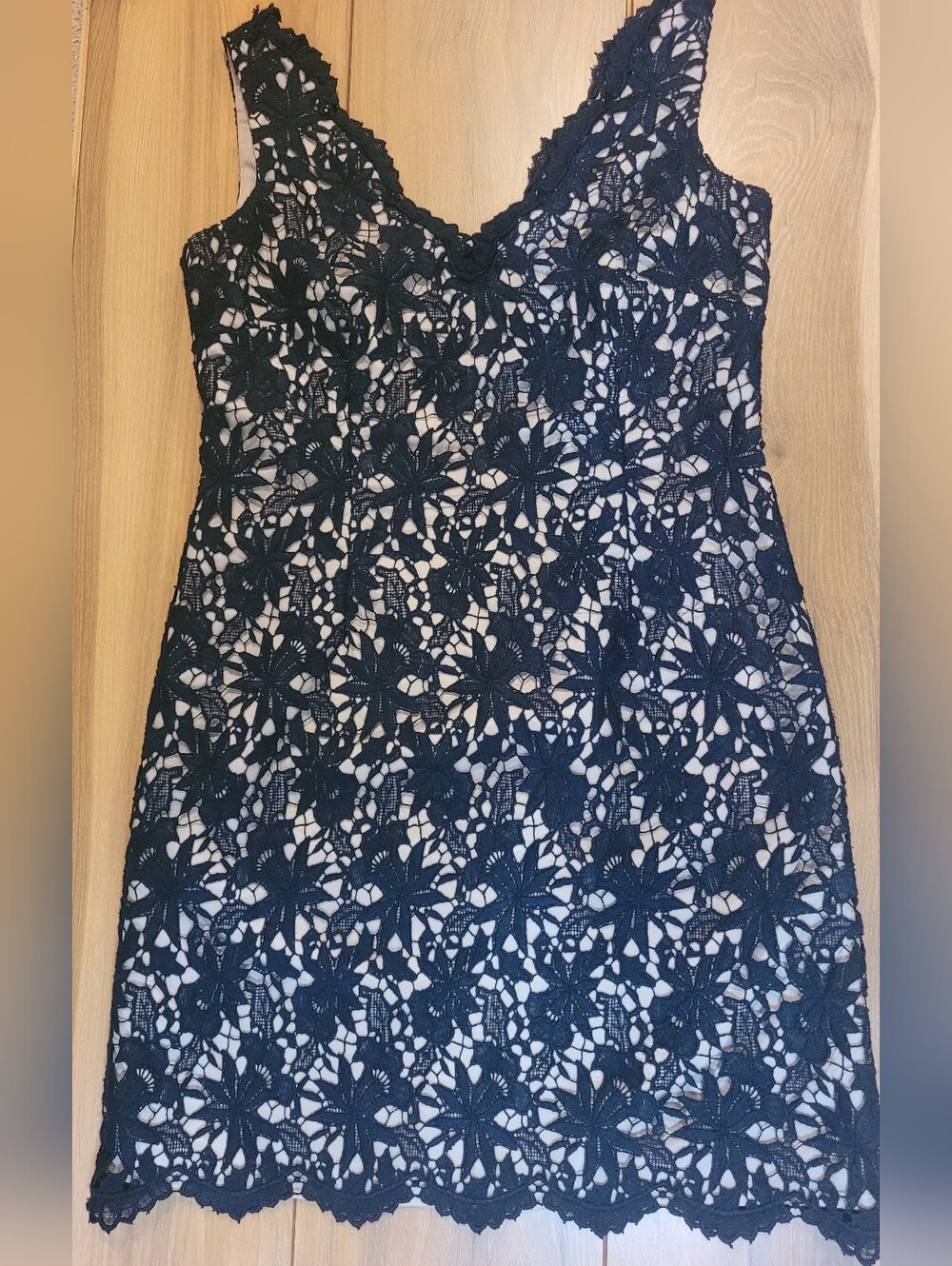 Ann Taylor | Black And Nude Floral Crochet V-Neck Midi Dress | 4P